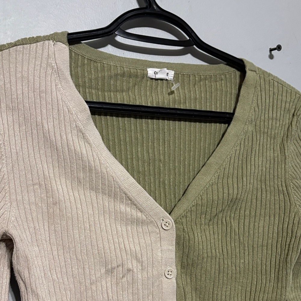 Two-Tone Green and Beige Women's Cardigan - Picture 3 of 7
